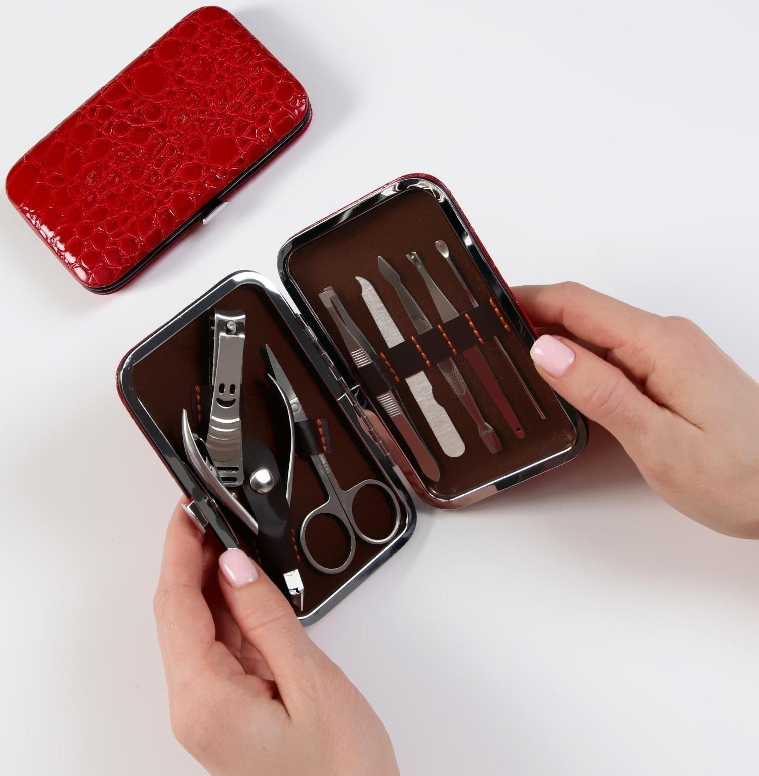 Набор маникюрный «Рептилия», 8 предметов, в футляре, цвет красный