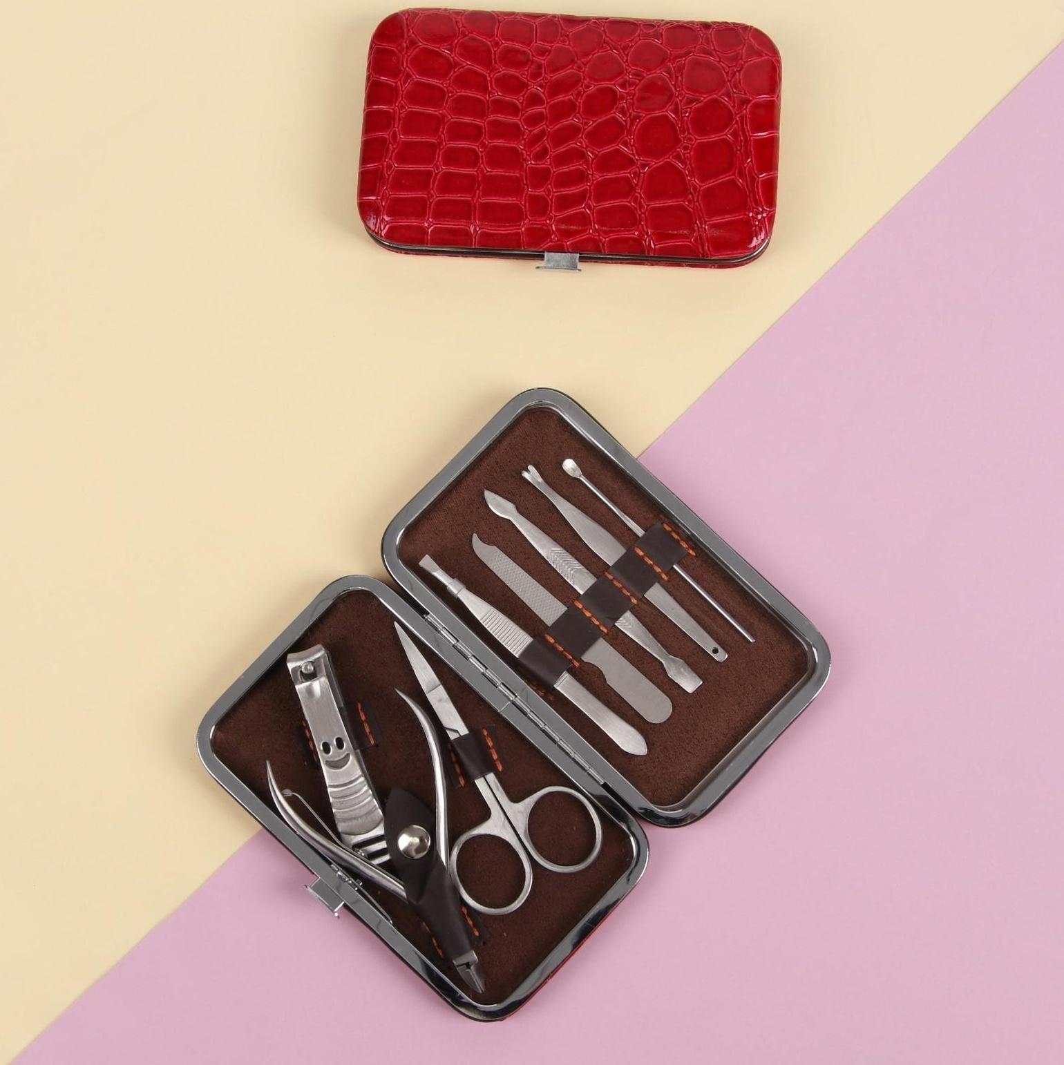 Набор маникюрный «Рептилия», 8 предметов, в футляре, цвет красный