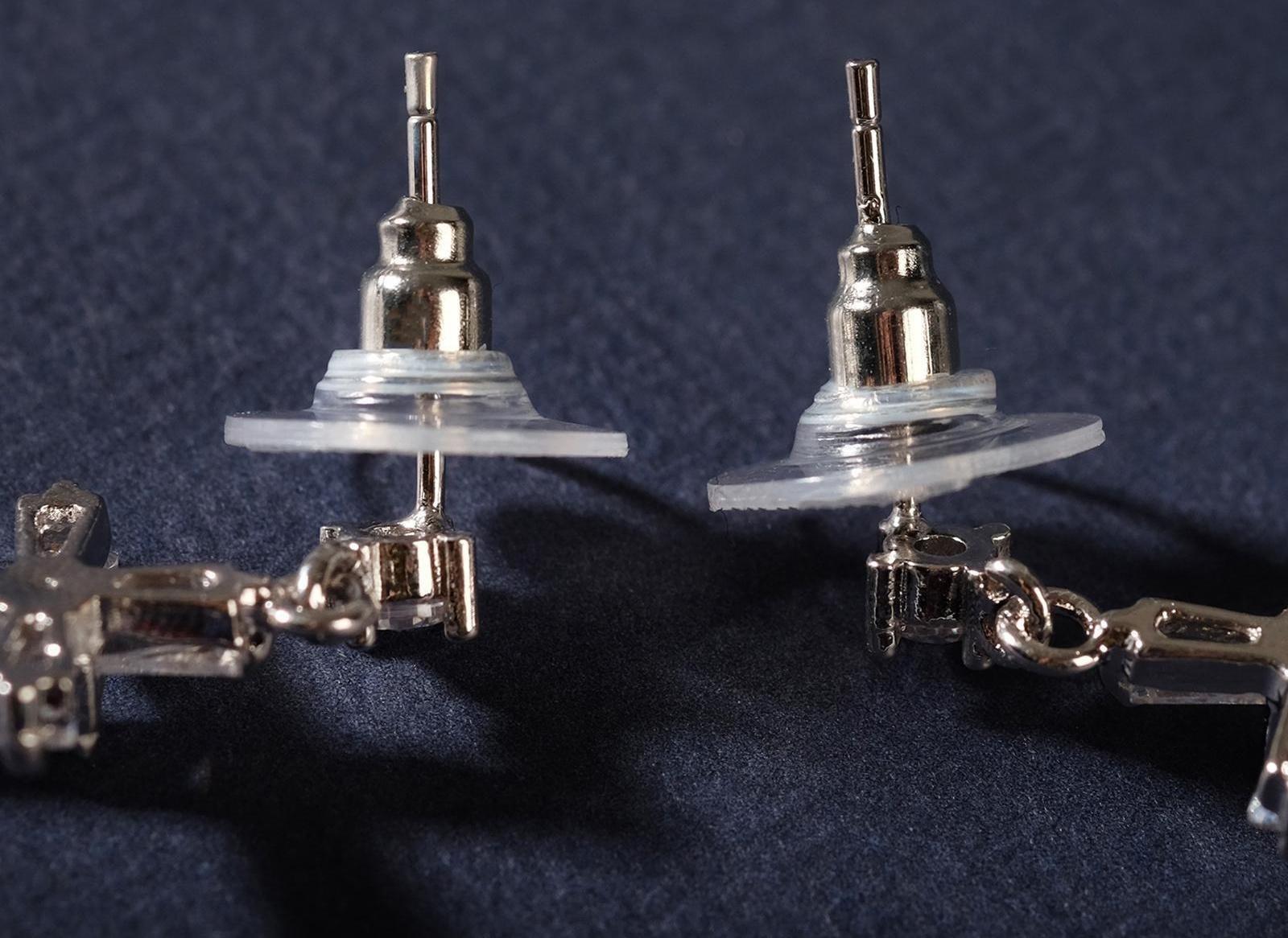 Серьги со стразами 