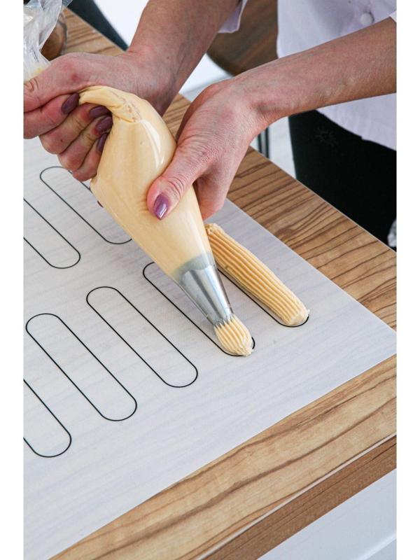 Силиконовый коврик армированный KONFINETTA «Эклер», 38×28 см, 0,4 мм