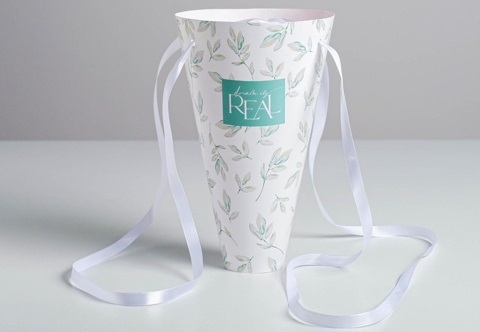 Конверт‒конус для цветов Dream is real, 24 × 27 см