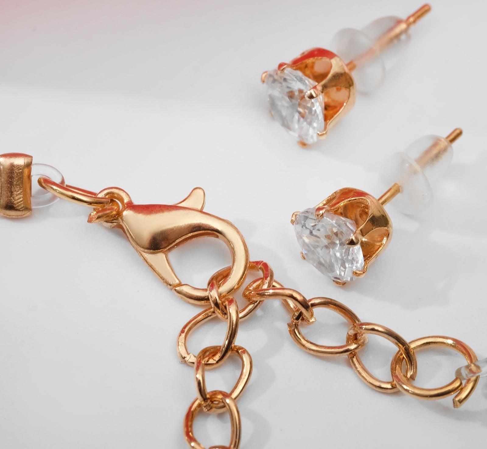 Гарнитур 2 предмета: серьги, кулон 