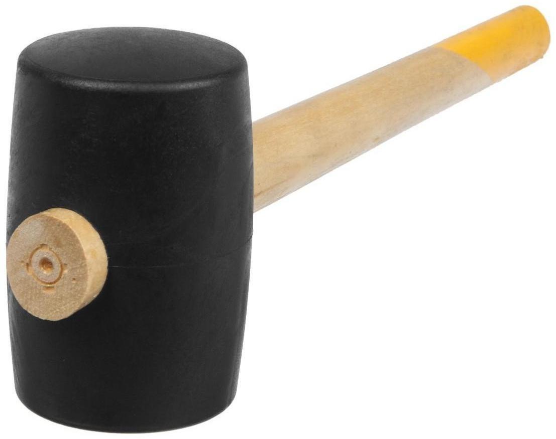 Киянка ТУНДРА, деревянная рукоятка, черная резина, 75 мм, 900 г