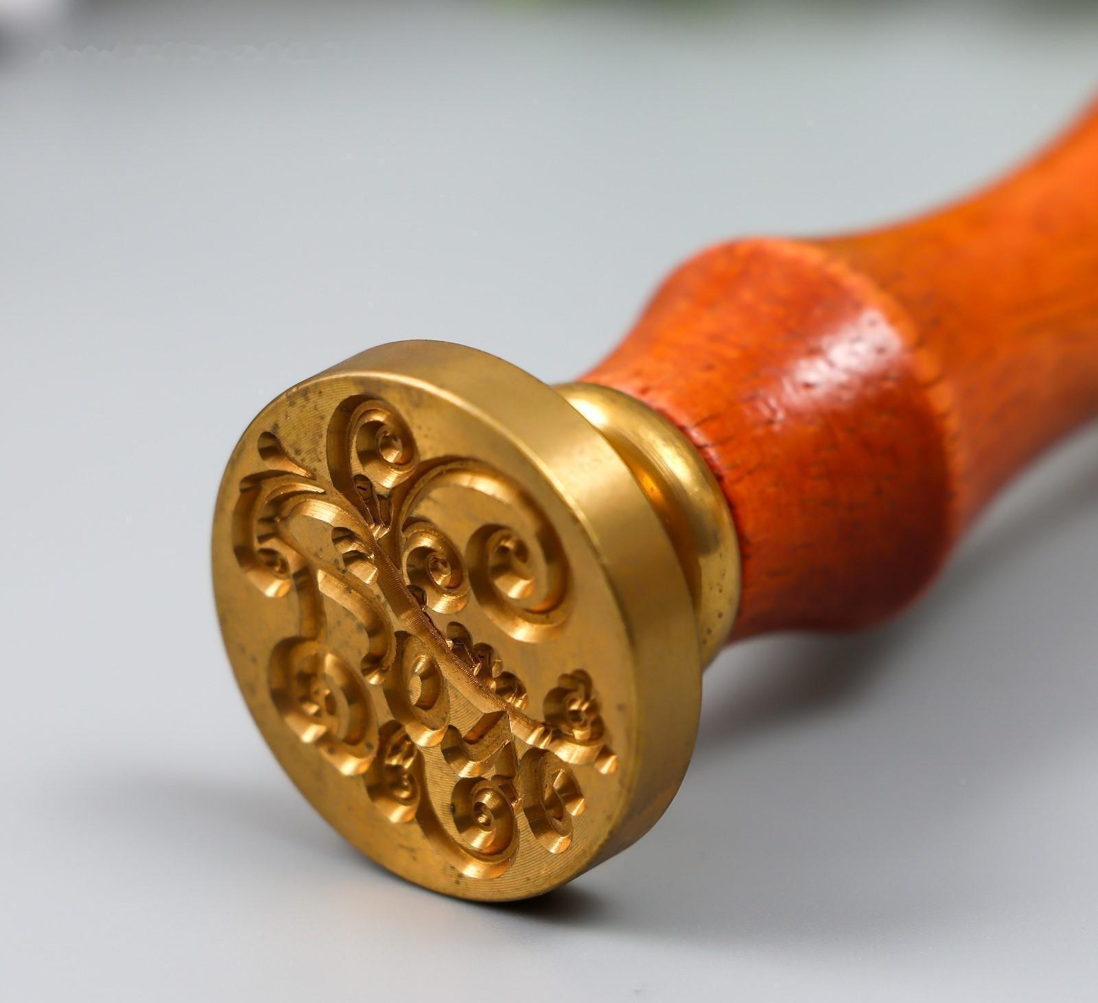 Печать для сургуча с деревянной ручкой 