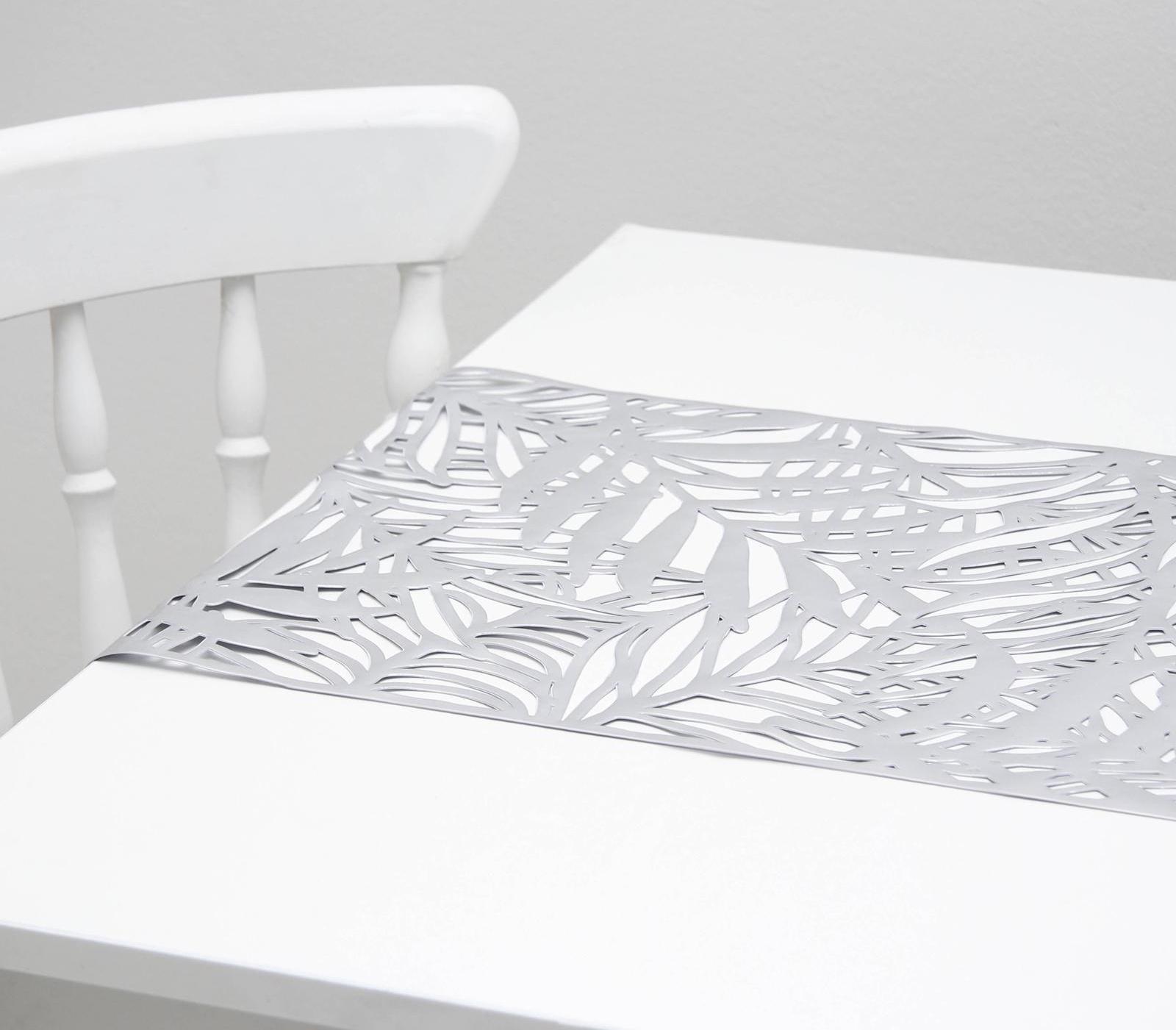 Дорожка на стол «Листья», 33×150 см, цвет серебряный