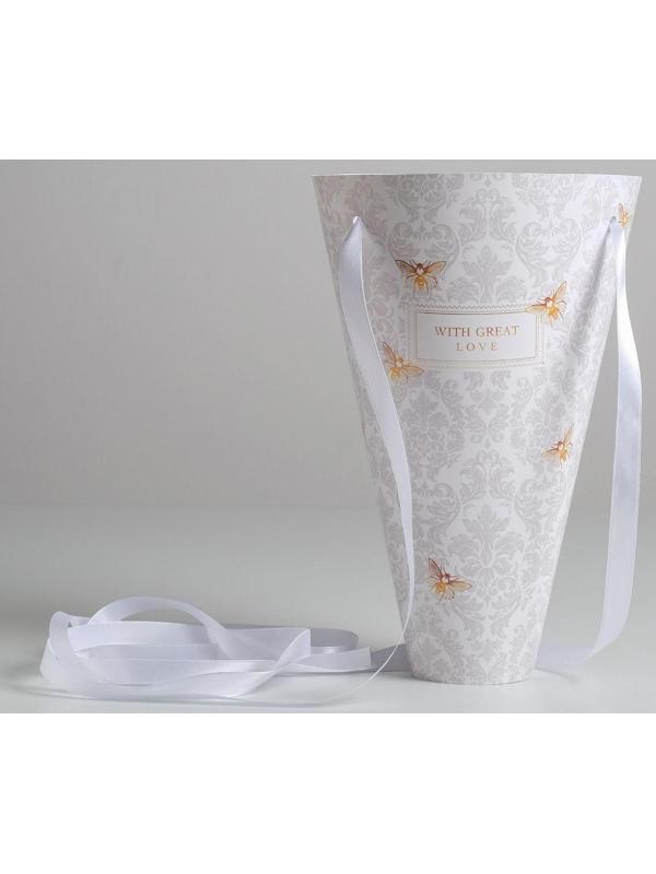Конверт‒конус для цветов With great love, 24 × 27 см