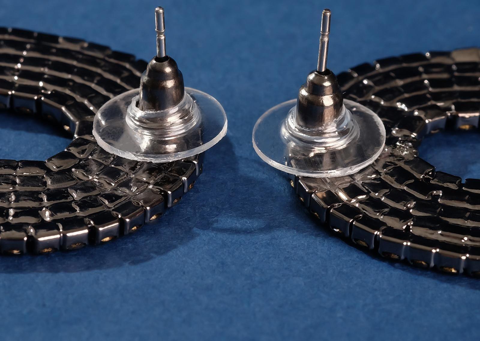 Серьги висячие со стразами 