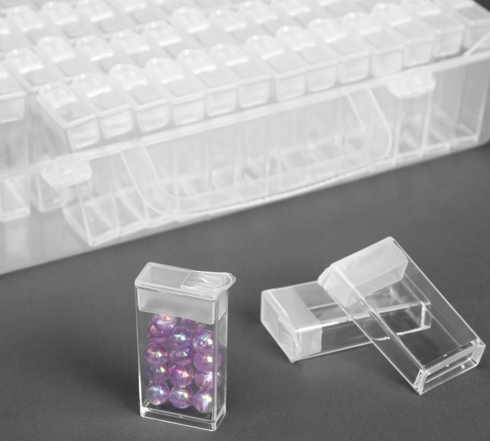 Набор контейнеров для рукоделия, 64 баночки, 1,5 × 3 × 5 см, с наклейками, 13 × 22 × 5 см, цвет прозрачный