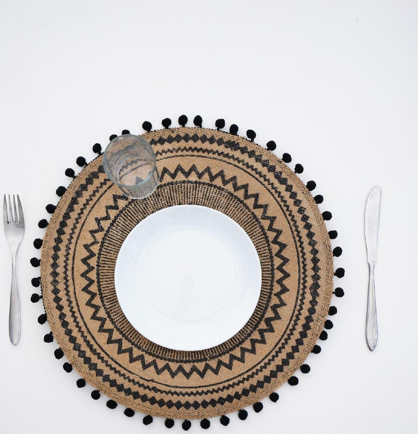 Салфетка сервировочная на стол «Африка», 38×38 см, цвет чёрный