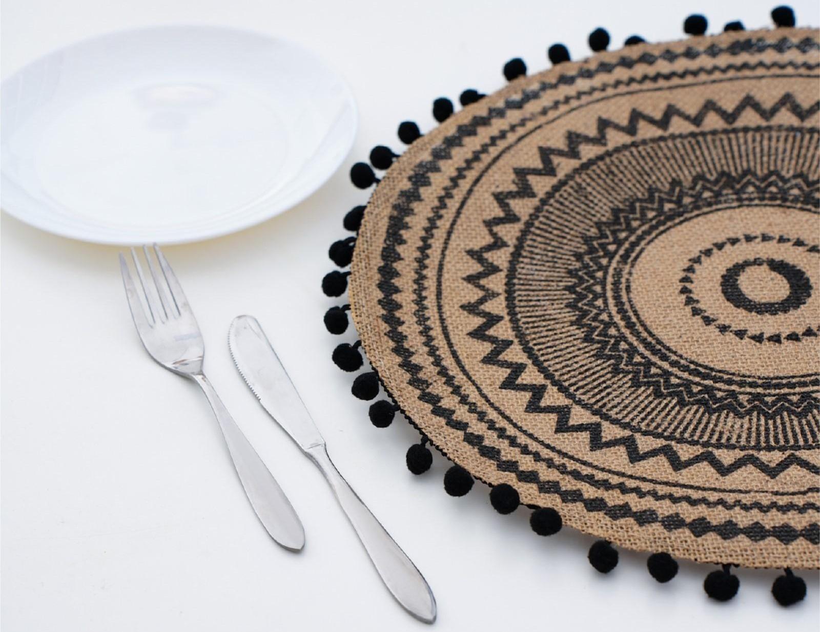 Салфетка сервировочная на стол «Африка», 38×38 см, цвет чёрный