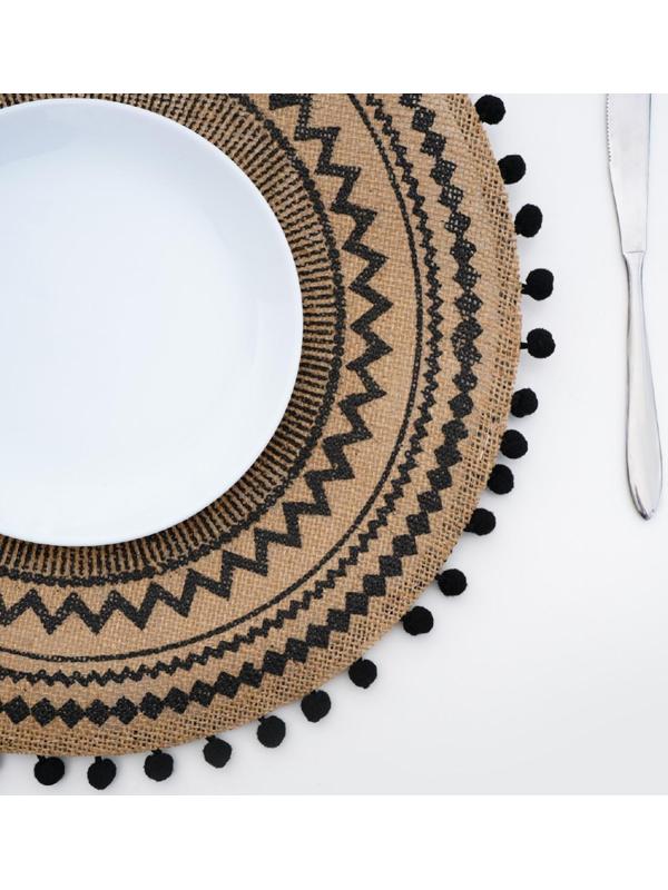 Салфетка сервировочная на стол «Африка», 38×38 см, цвет чёрный