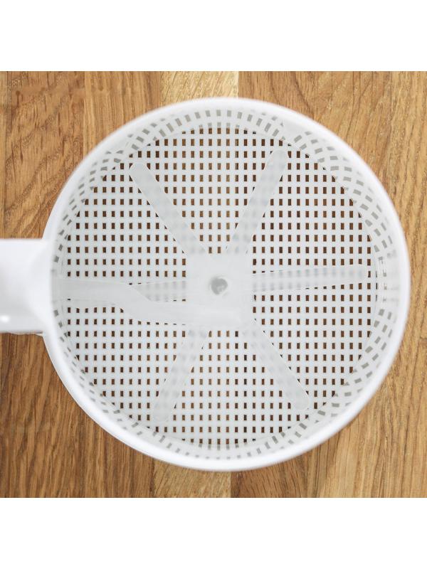 Просеиватель для муки Альтернатива, 22×12 см, цвет белый