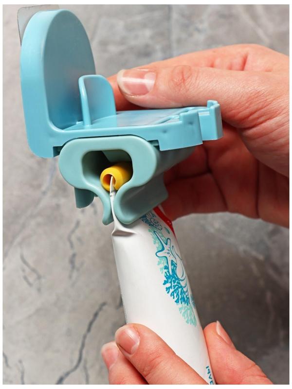 Держатель для зубных щёток с выдавливателем для пасты на липучке, 7×5,2×8 см, цвет МИКС