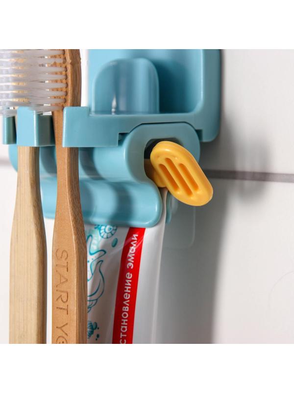 Держатель для зубных щёток с выдавливателем для пасты на липучке, 7×5,2×8 см, цвет МИКС