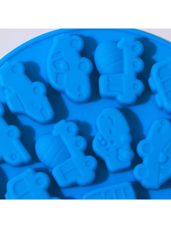 Форма для льда и кондитерских украшений Доляна «Машинки», 12×1 см, силикон, 17 ячеек, цвет МИКС