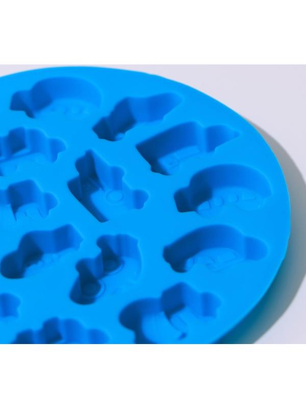 Форма для льда и кондитерских украшений Доляна «Машинки», 12×1 см, силикон, 17 ячеек, цвет МИКС