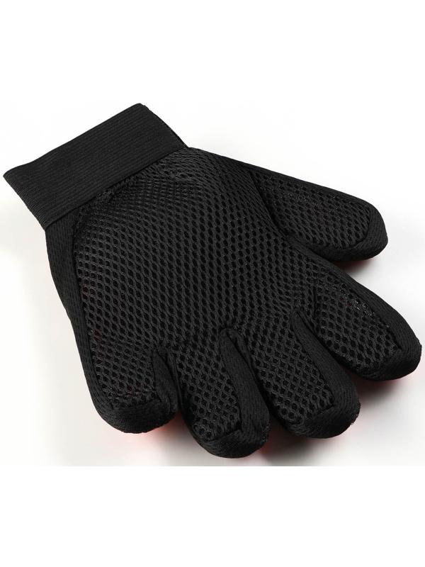 Рукавица - щетка для шерсти на правую руку с удлиненными зубчиками, красная