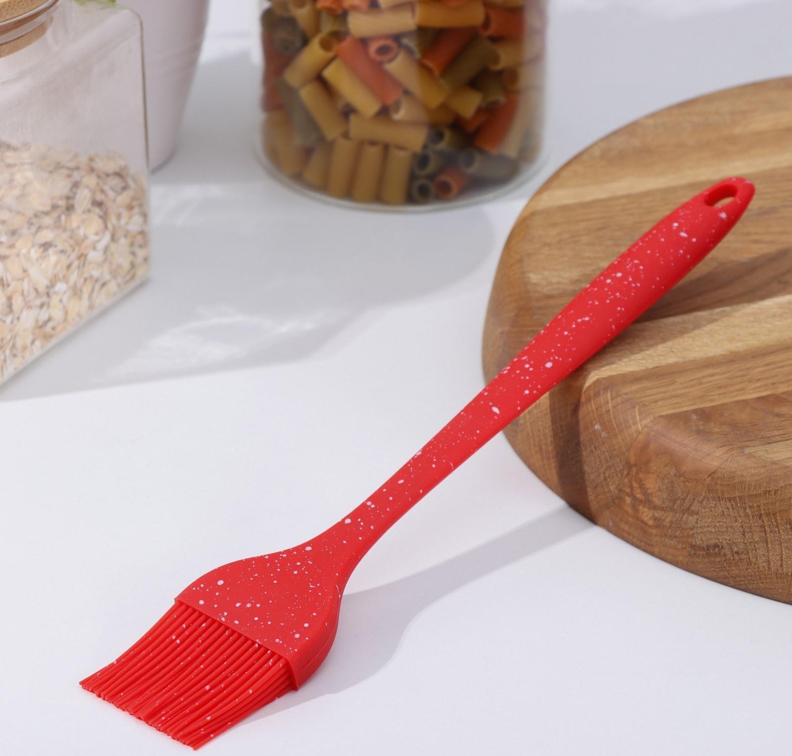 Кисть Доляна «Гранат», 26 см, цвет МИКС