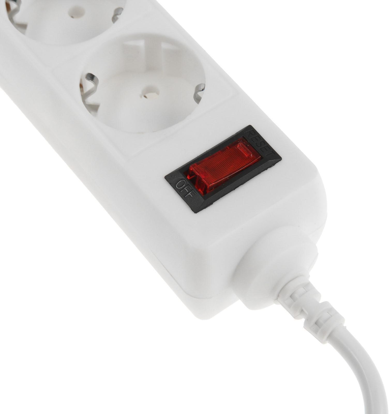 Сетевой фильтр Luazon Lighting, 4 розетки, 0.5 м, 2200 Вт, 3 х 0.75 мм2, 10 A, 220 В, белый