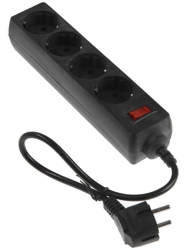 Сетевой фильтр Luazon Lighting, 4 розетки, 0.5 м, 2200 Вт, 3 х 0.75 мм2, 10 A, 220 В, черный