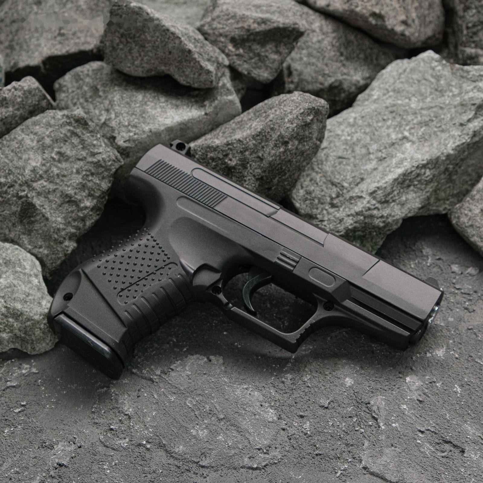 Пистолет страйкбольный 