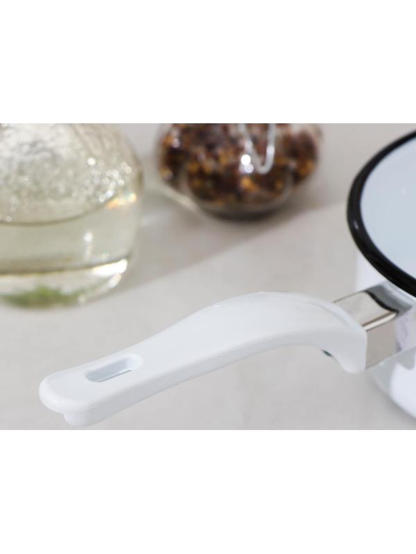 Ковш цилиндрический, 600 мл, эмалированная крышка, без деколи, пластиковая ручка, индукция, цвет белый