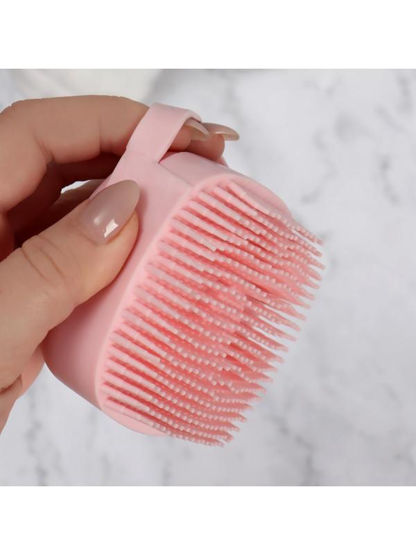 Щётка-массажёр с резервуаром, универсальная, силиконовая, 8,5 × 8,5 см, цвет МИКС