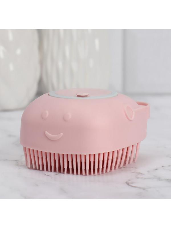 Щётка-массажёр с резервуаром, универсальная, силиконовая, 8,5 × 8,5 см, цвет МИКС