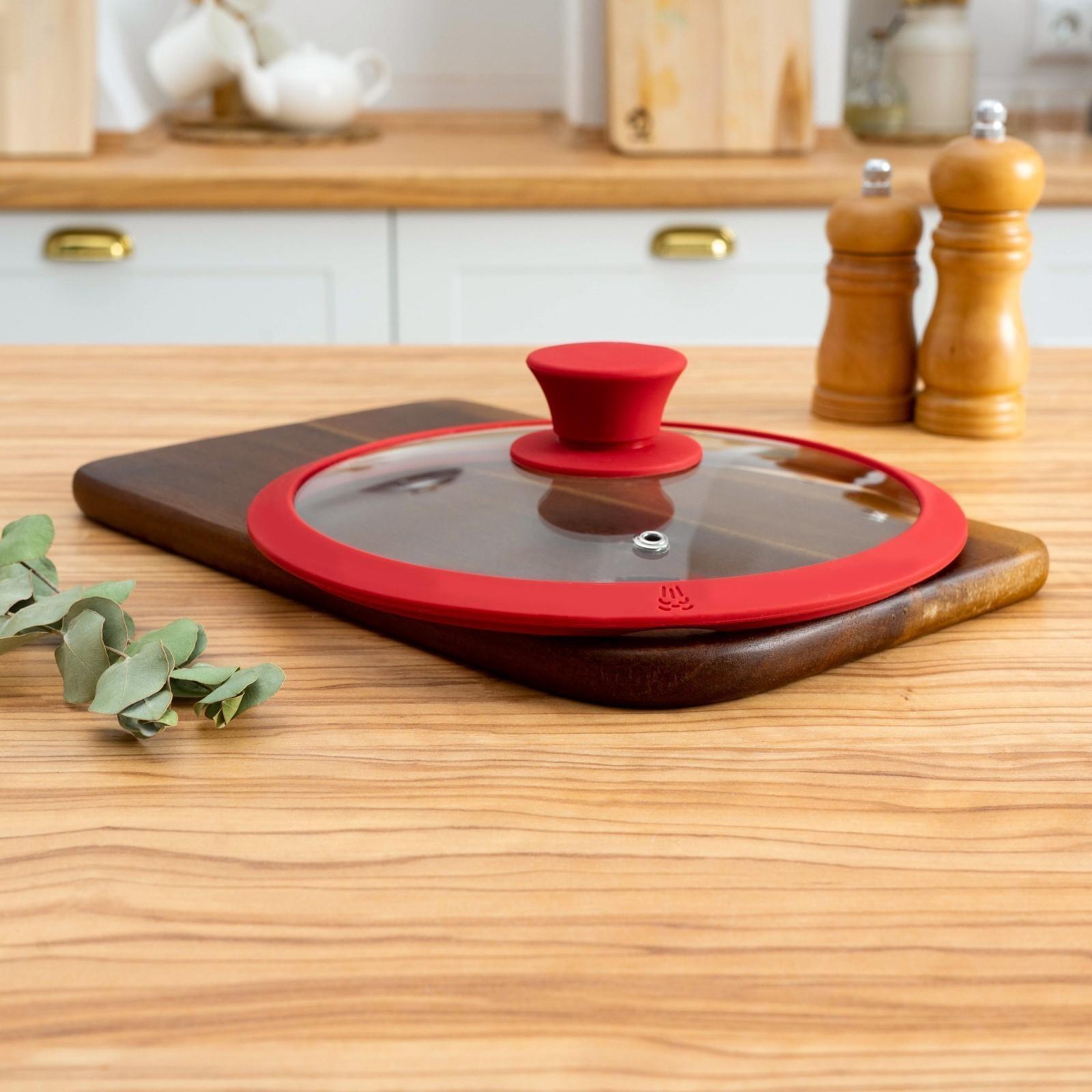 Крышка для сковороды и кастрюли Доляна стеклянная с силиконовым ободком и ручкой, d=22 см, цвет красный