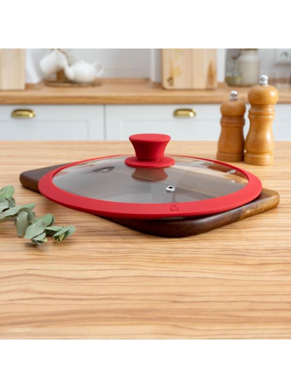 Крышка для сковороды и кастрюли Доляна стеклянная с силиконовым ободком и ручкой, d=26 см, цвет красный