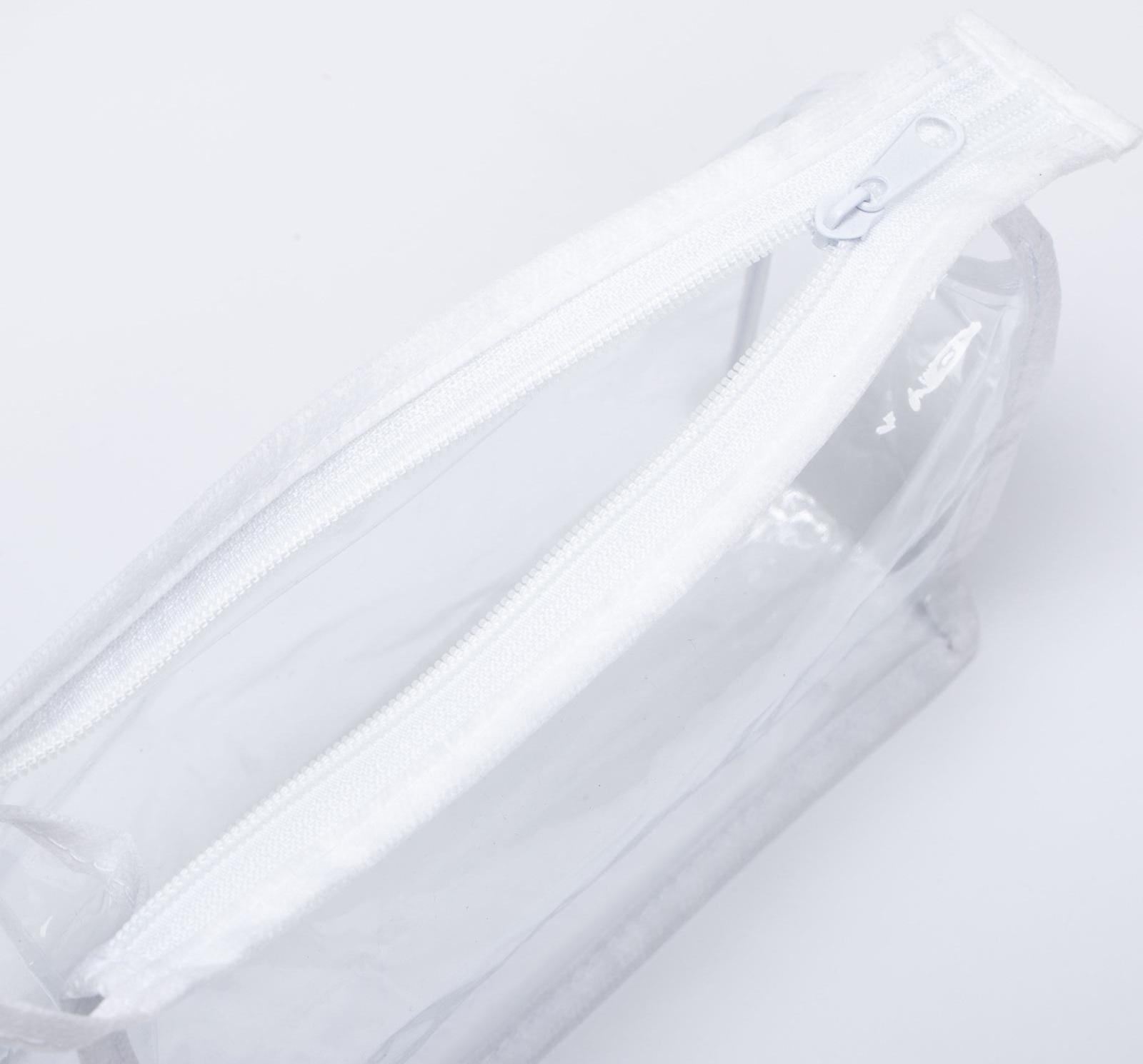 Косметичка на молнии, цвет белый