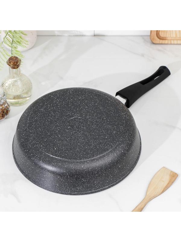Сковорода Доляна «Элит», d=28 см, антипригарное покрытие, пластиковая ручка, стеклянная крышка, цвет чёрный