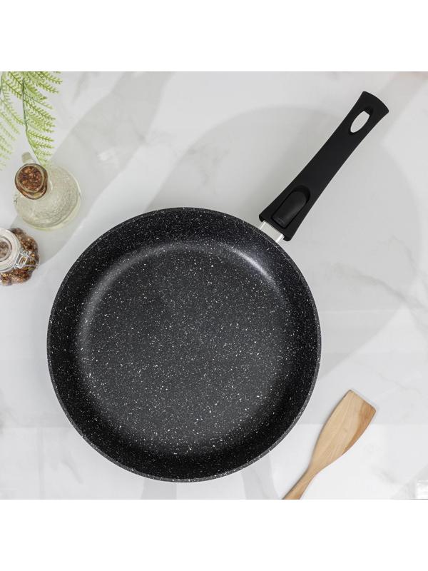 Сковорода Доляна «Элит», d=28 см, антипригарное покрытие, пластиковая ручка, стеклянная крышка, цвет чёрный