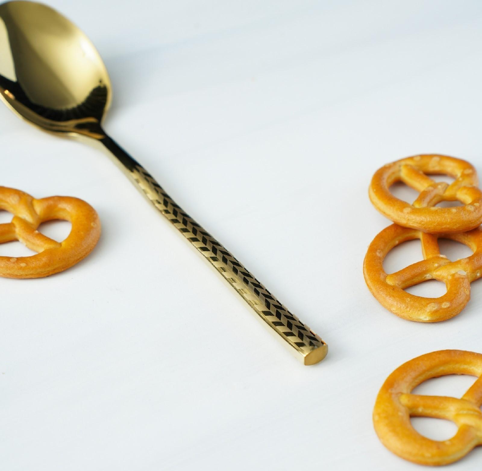 Ложка чайная из нержавеющей стали Magistro Kolos, h=14 см, цвет золотой