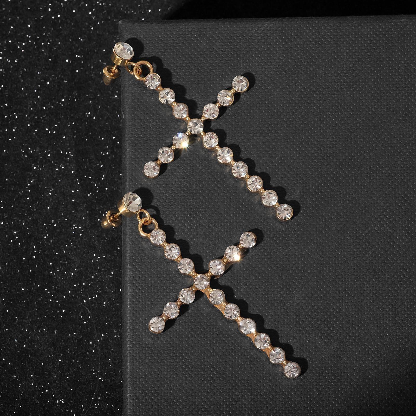 Серьги со стразами 