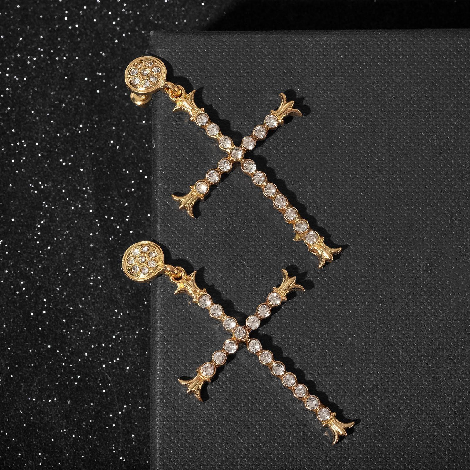 Серьги висячие со стразами 