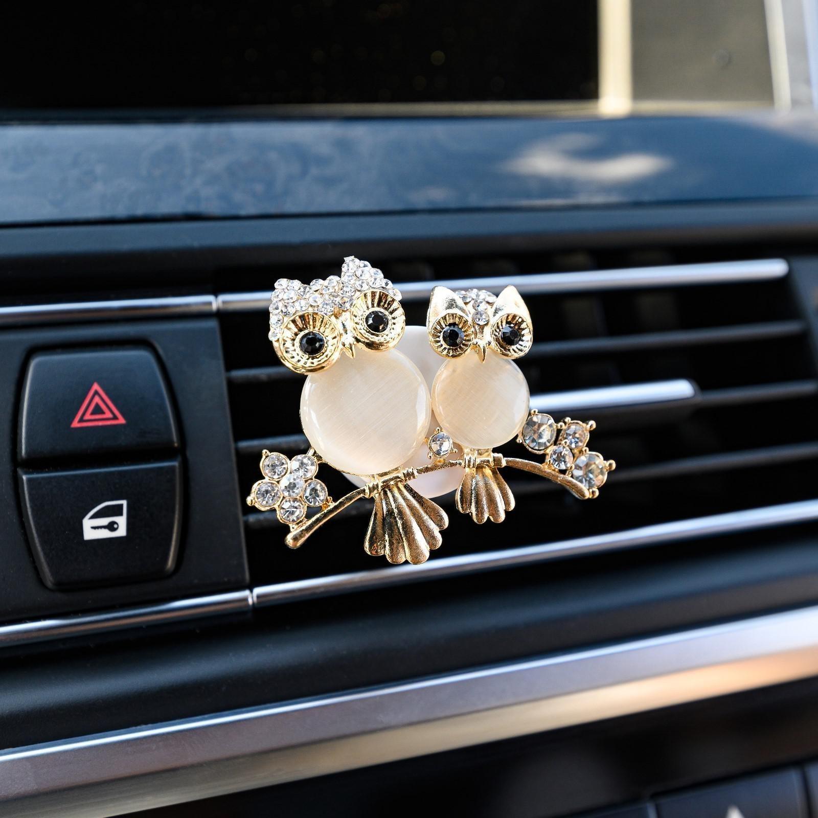 Украшение в дефлектор автомобиля 