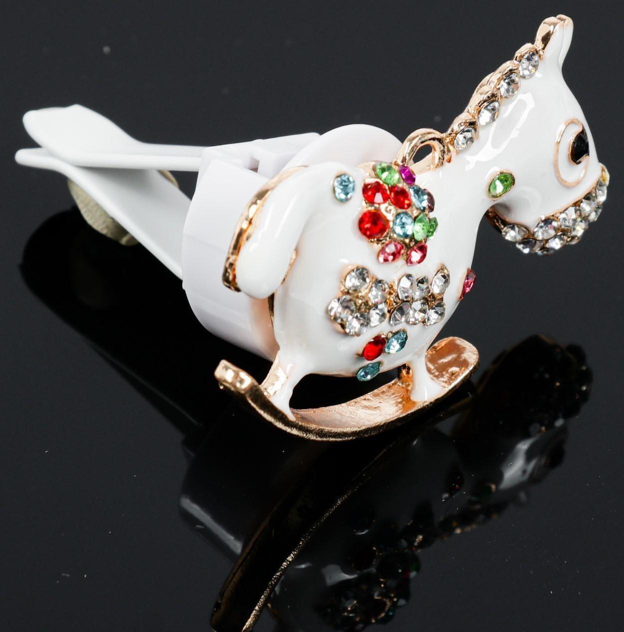 Украшение в дефлектор автомобиля 