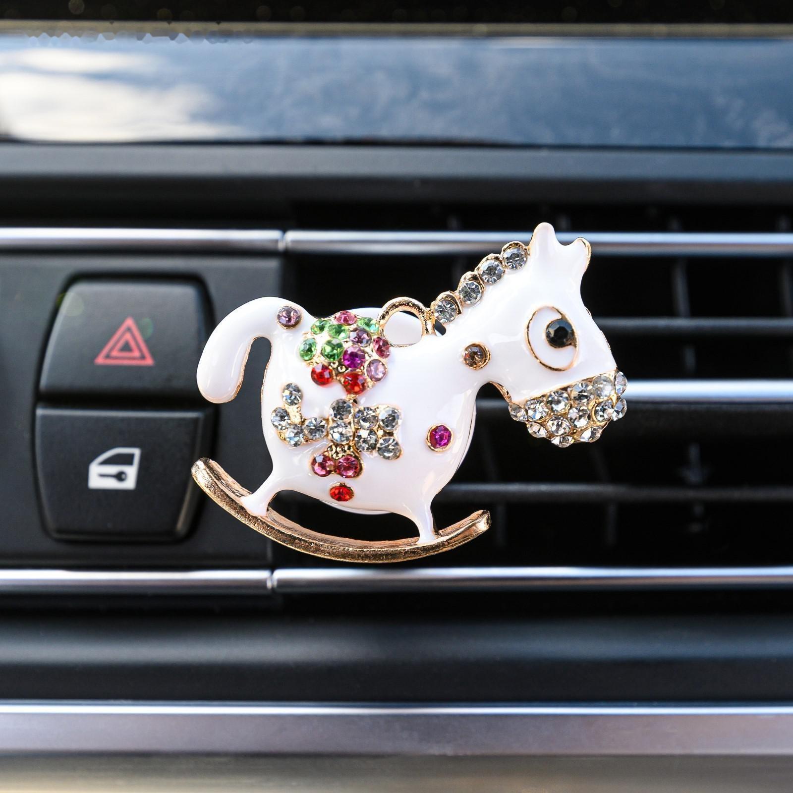 Украшение в дефлектор автомобиля 