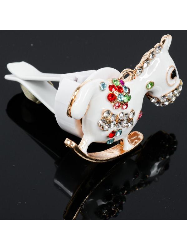 Украшение в дефлектор автомобиля 