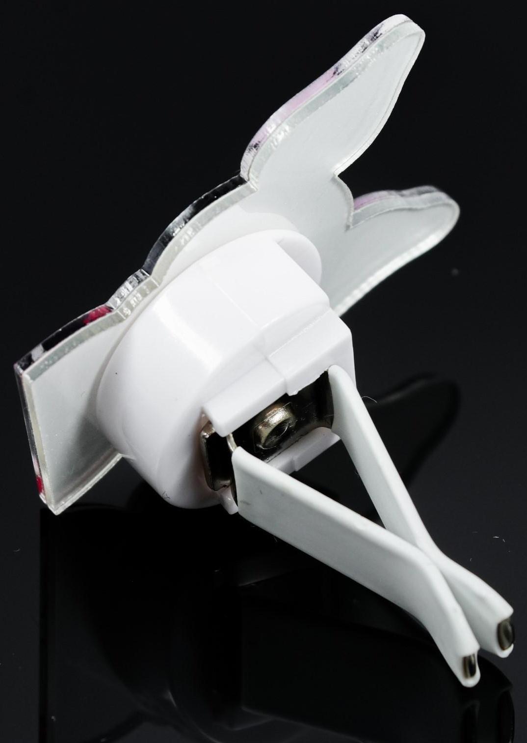 Украшение в дефлектор автомобиля 