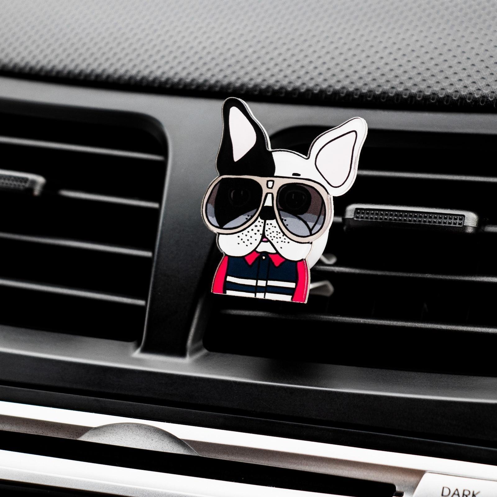 Украшение в дефлектор автомобиля 