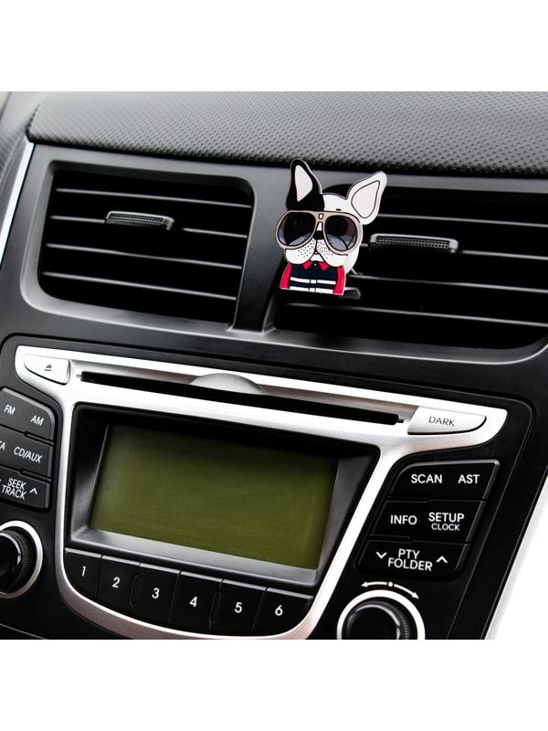 Украшение в дефлектор автомобиля 