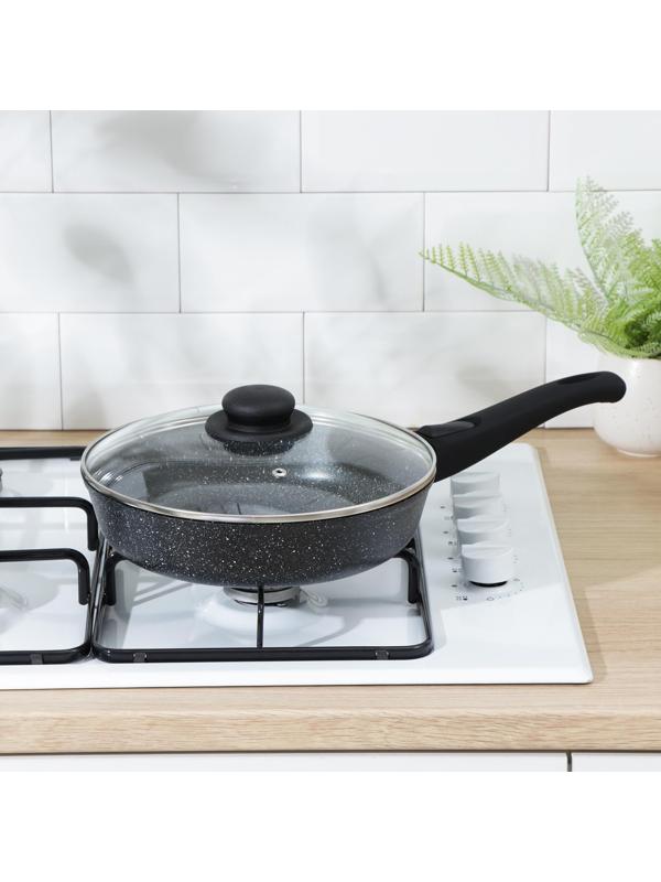 Сковорода Доляна «Элит», d=24 см, пластиковая ручка, стеклянная крышка, антипригарное покрытие, цвет чёрный