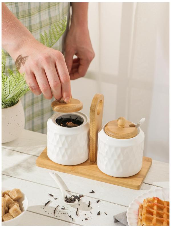 Набор банок керамический для сыпучих продуктов Доляна «Эстет. Герда», 2 предмета на деревянной подставке