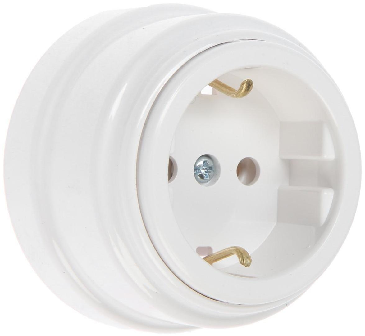 Розетка BYLECTRICA Ретро РА16-0202, 16А, одномест., наруж., с з/к, без крышки, IP20, белая