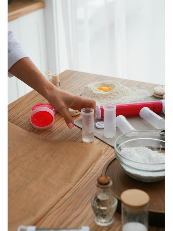 Аэрограф механический, 25×12×3 см, 4 ёмкости в комплекте, цвет МИКС