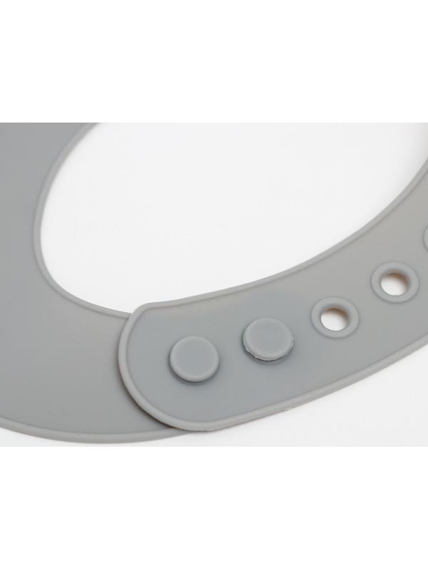 Нагрудник для кормления «Сияй» силиконовый с карманом, цвет серый