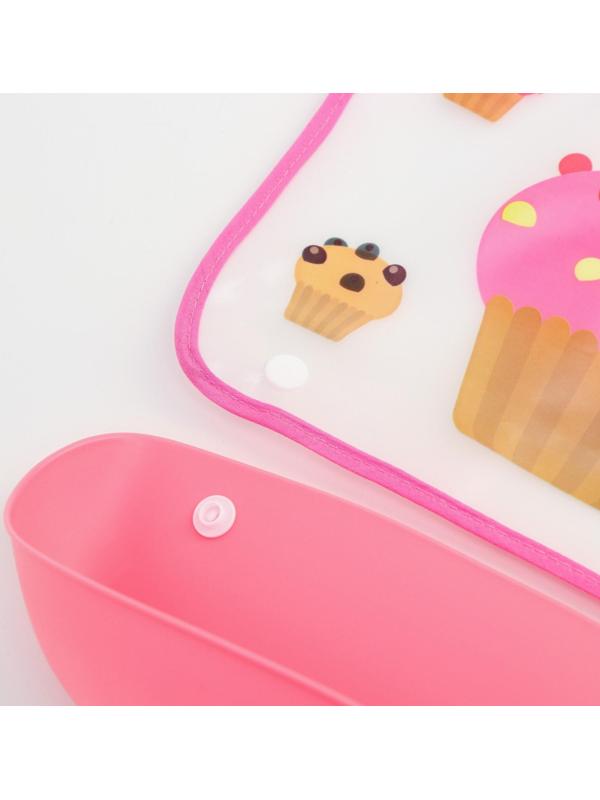 Нагрудник для кормления «Пирожное» непромокаемый на кнопке, с супер-карманом