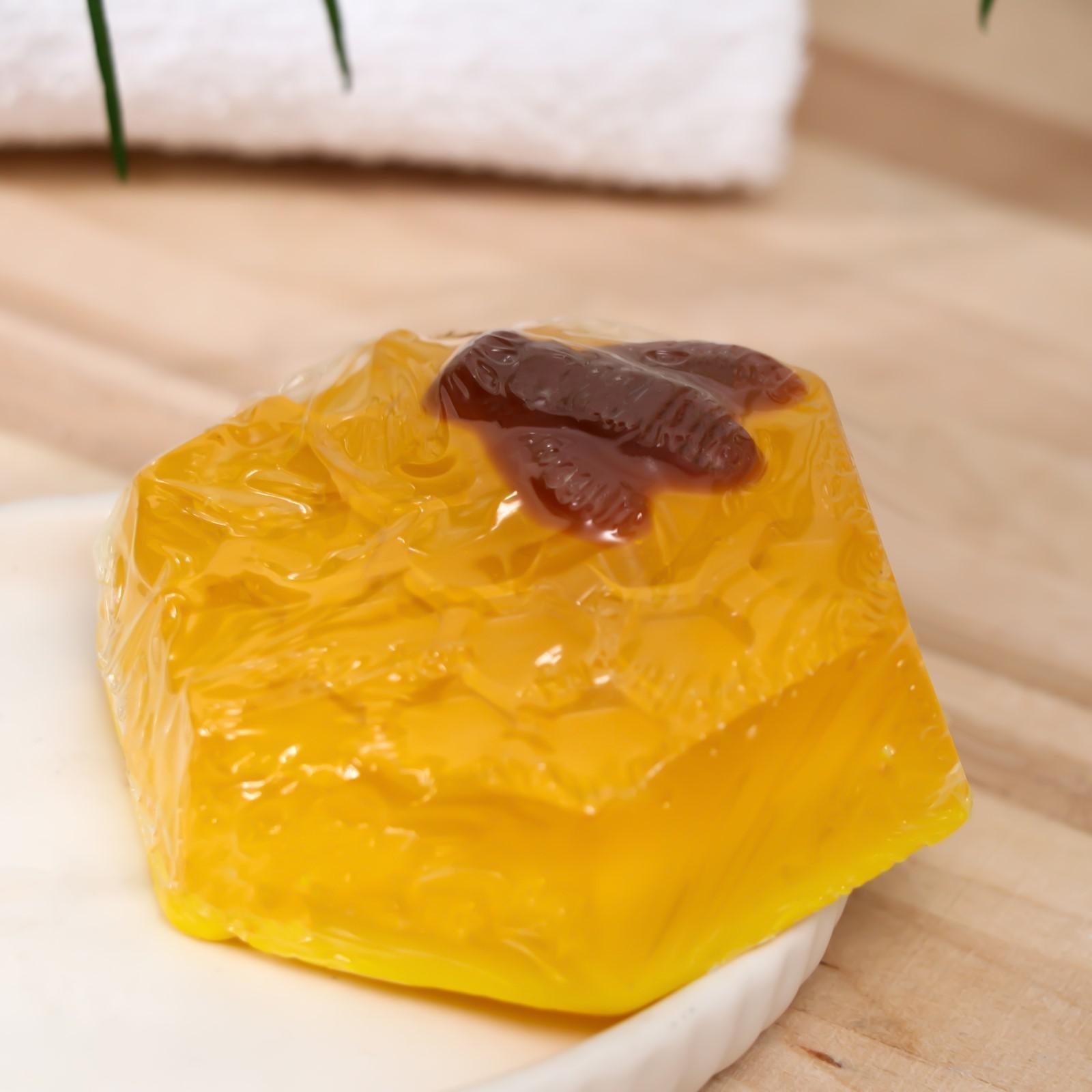 Мыло ручной работы «Медовое» с прополисом и маточным молочком, 70 г